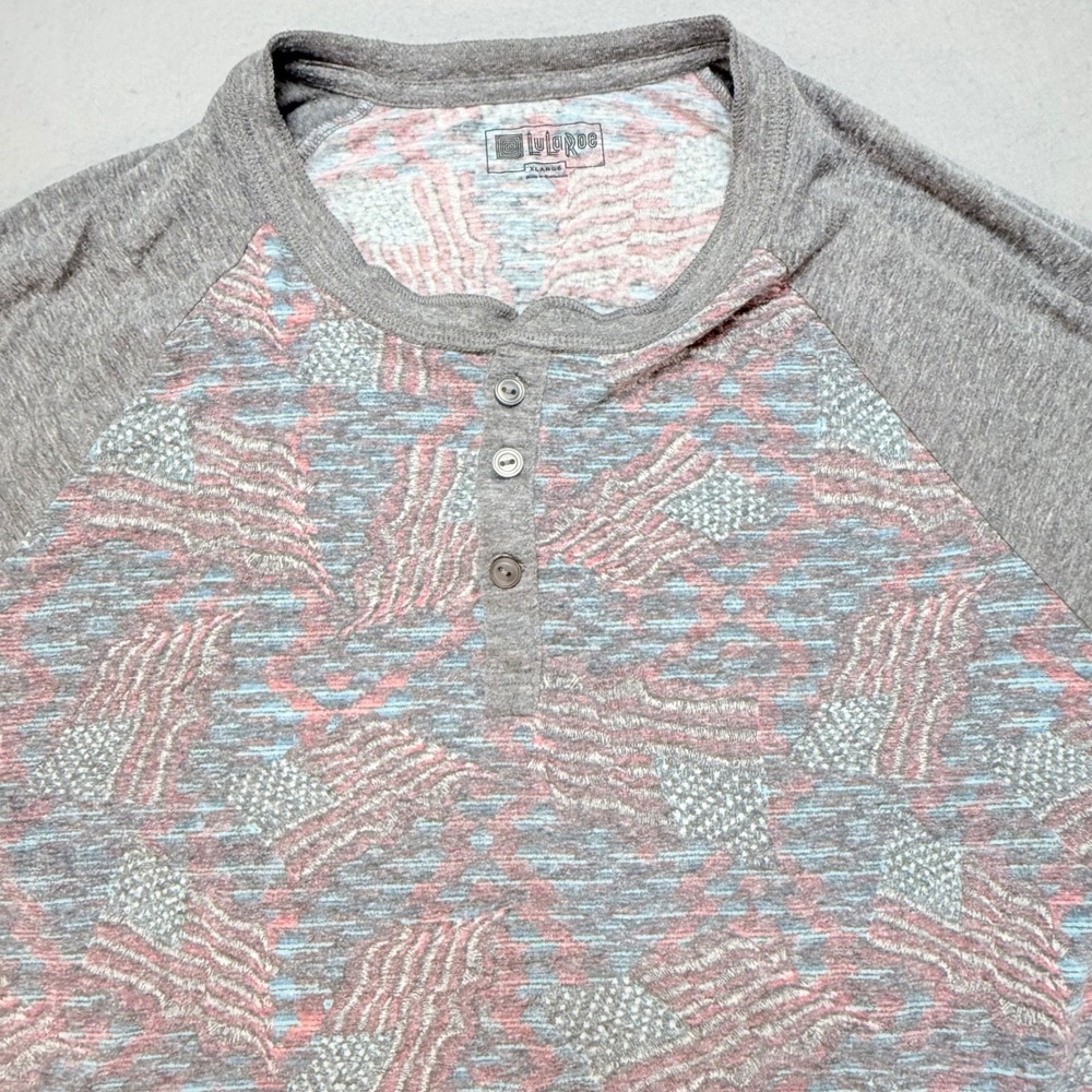 LuLaRoe Henley Shirt Patriotic American Flag Print Gray‎ Raglan XLarge, Comfy